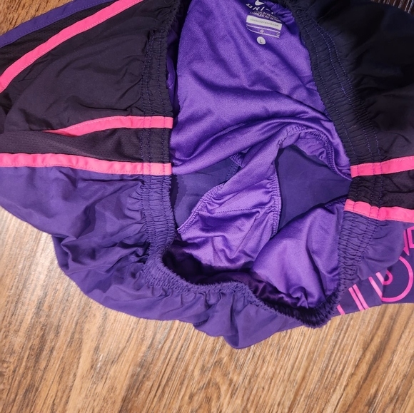 Nike shorts - Picture 4 of 4